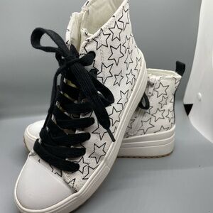 Art Class Black and White Star High-Top Sneakers